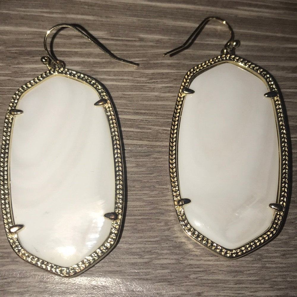Kendra Scott white earrings